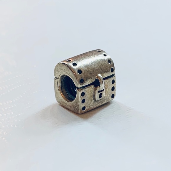 PANDORA Treasure Chest Charm - Picture 3 of 3